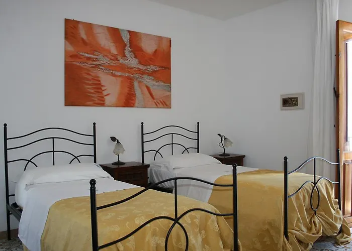 Otel Tesoriero