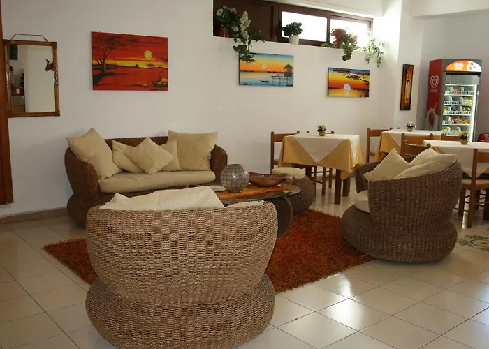 Tesoriero Otel